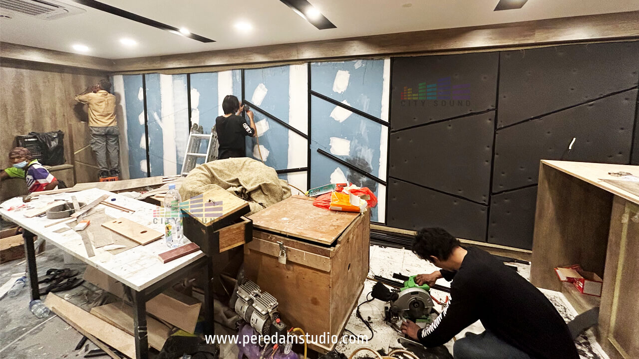 pemasangan peredam suara ruangan karaoke