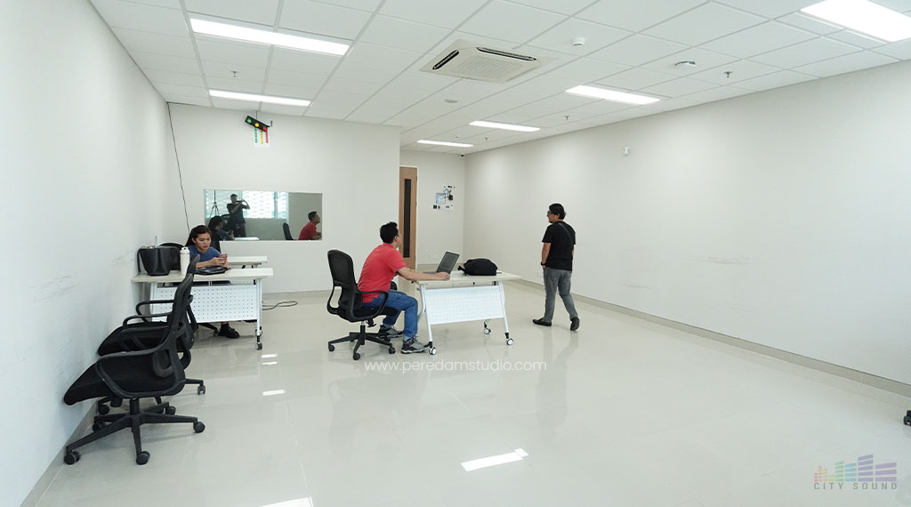 Membangun ruangan microteaching universitas negeri jakarta